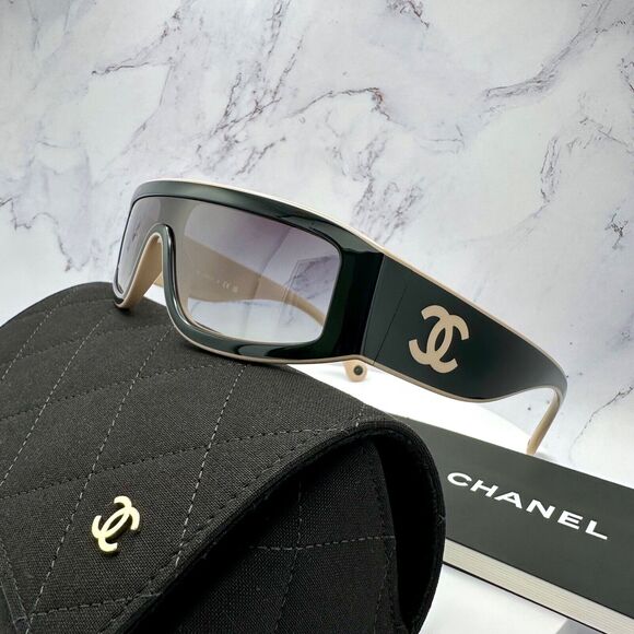 New CHANEL Sunglasses - Picture 1 of 16